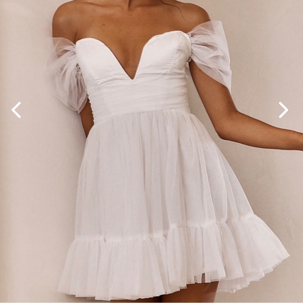 PIXI OFF-SHOULDER LACE-UP BACK MINI DRESS
WHITE